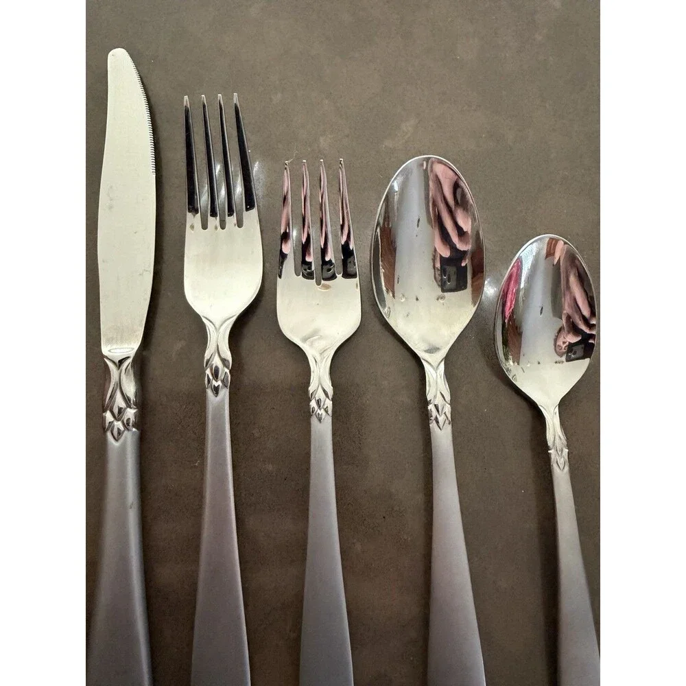 5 Piece Place Setting - Oneida Jacqueline Simba Stainless Flatware